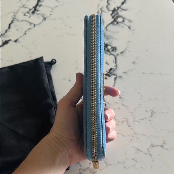 Yves Saint Laurent Blue Leather Zippy Long Wallet with Gold Logo - Picture 4 of 14